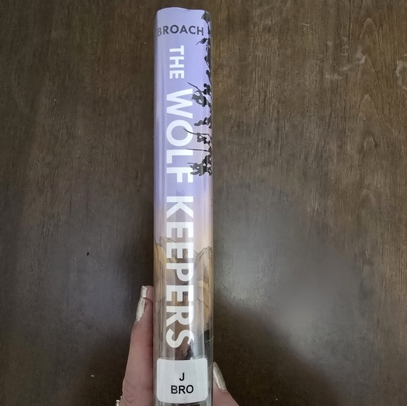 3/$15 the wolf keepers hardcover book by Elise Broach - Picture 2 of 7